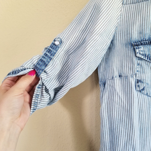 Kut From The Kloth Chambray Casual Shirtdress - Picture 6 of 9